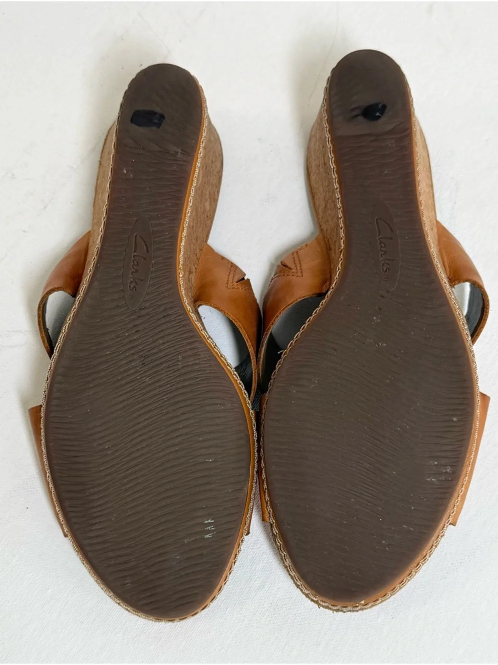 Clarks Helio ll Women’s low wedges crisscross tan Leather 2.5